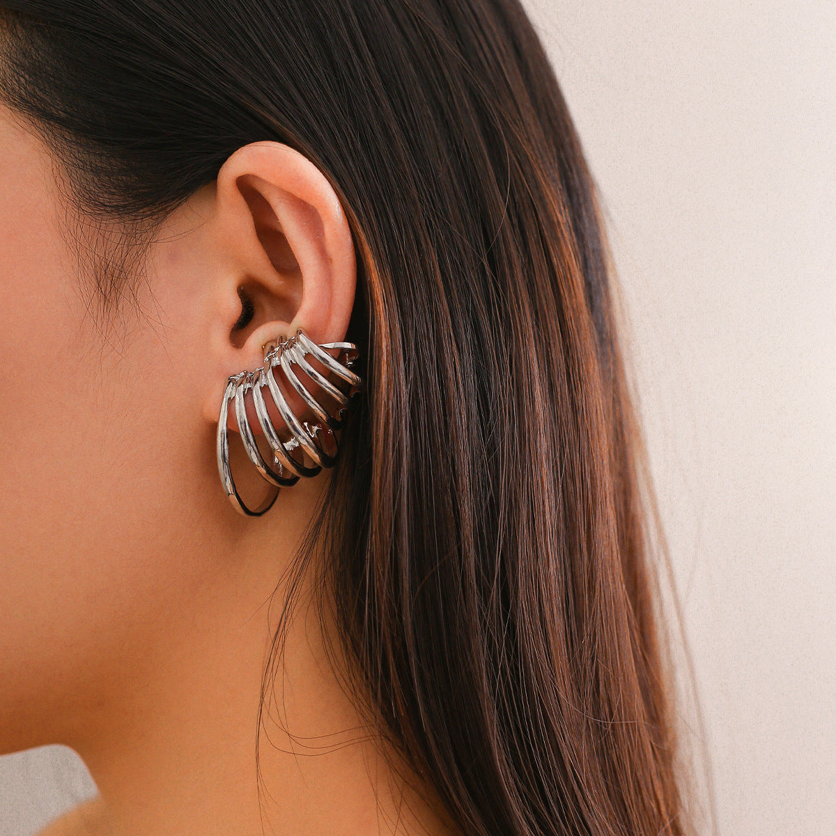 Hollow out circular geometric earrings, sweet and cool ear clip, fan-shaped iron ring ear clip