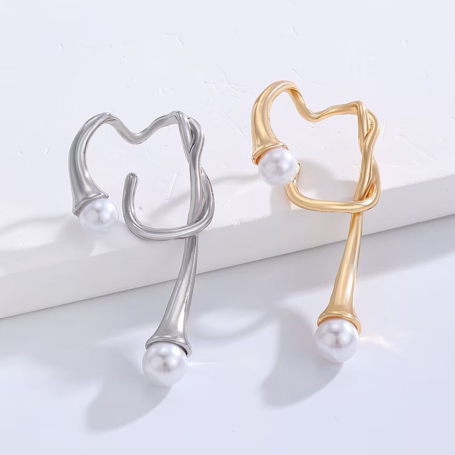 European and American pearl ear clips for women with irregular ear loops, cool and indifferent style, no ear holes, earrings, temperament, ear bone clip earrings