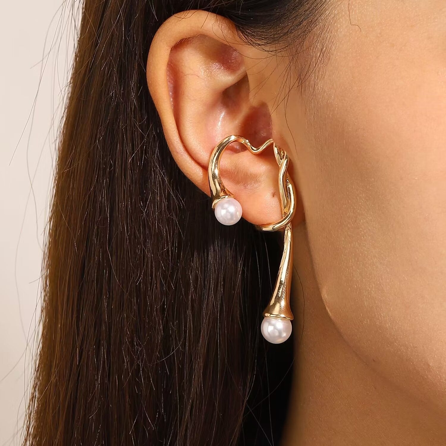 European and American pearl ear clips for women with irregular ear loops, cool and indifferent style, no ear holes, earrings, temperament, ear bone clip earrings